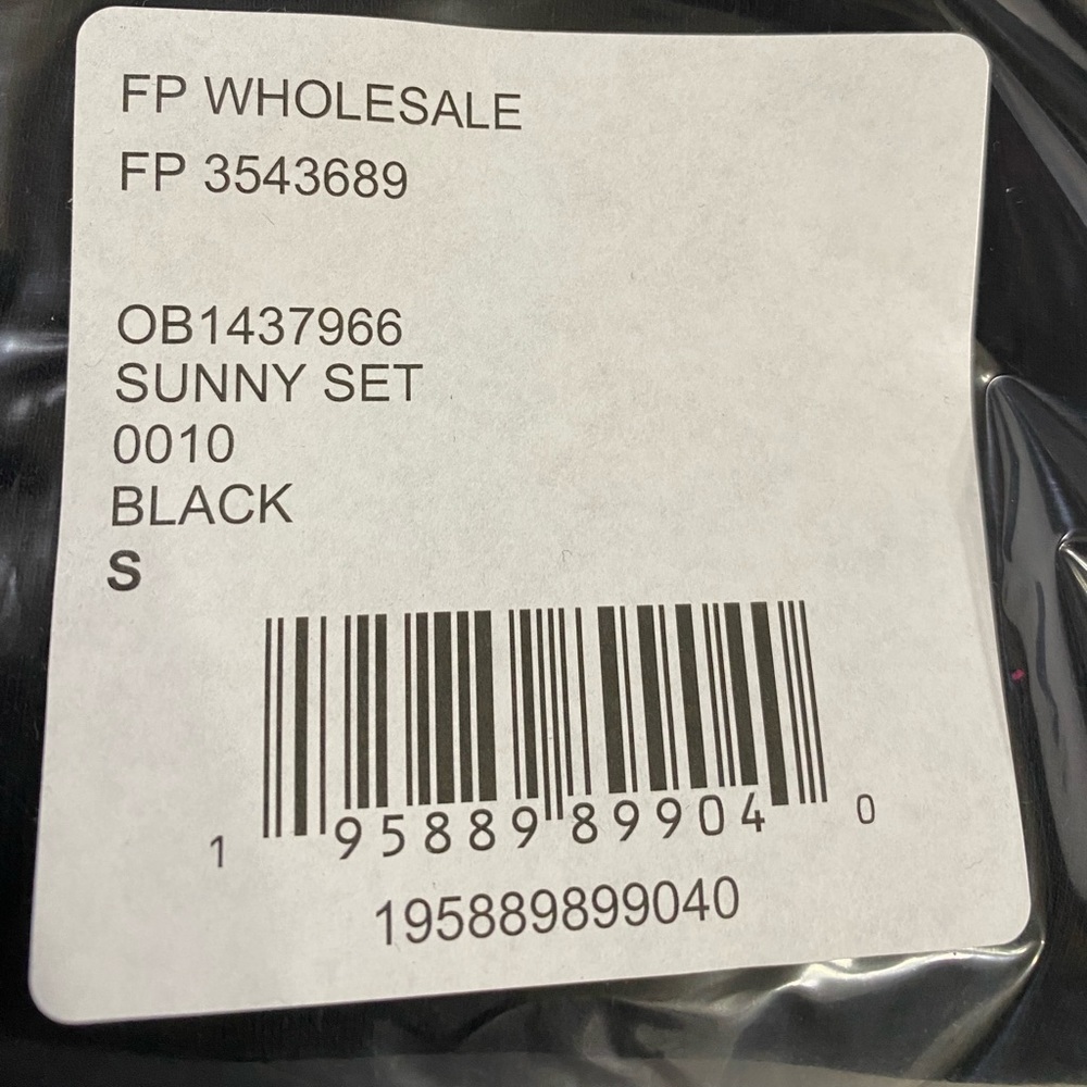 Free People NWT Sunny Set 2 Piece Sweatshirt Shorts Athleisure Set Black SM New - Picture 8 of 12
